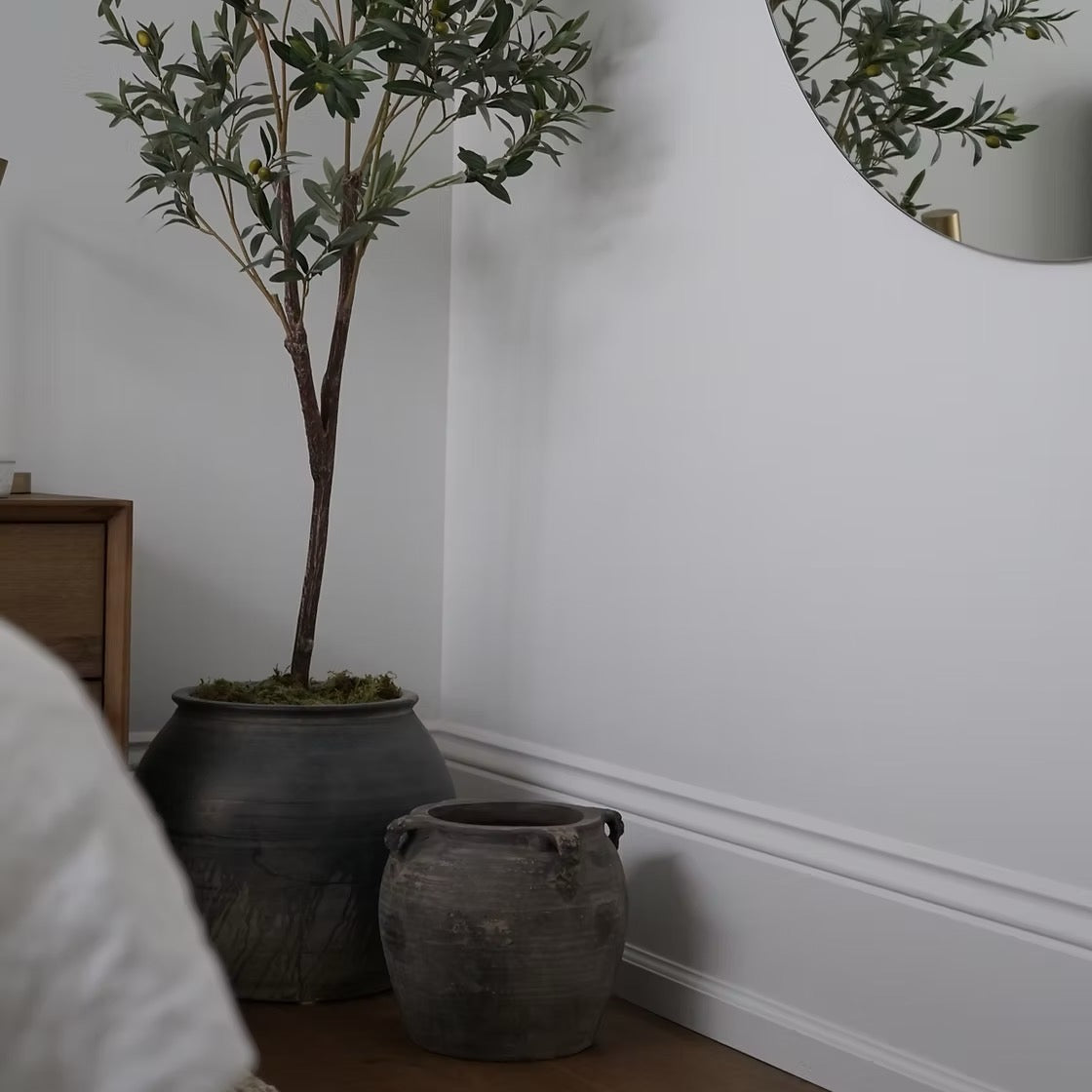 Louis I Vintage Pot