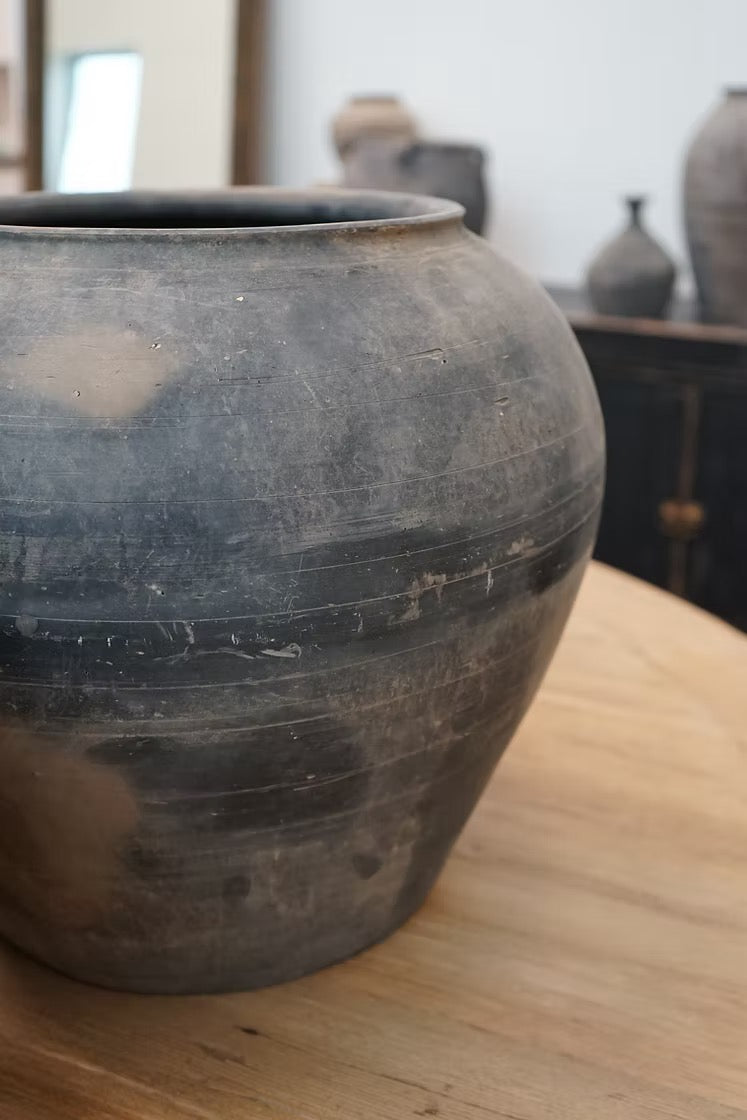 Louis I Vintage Pot