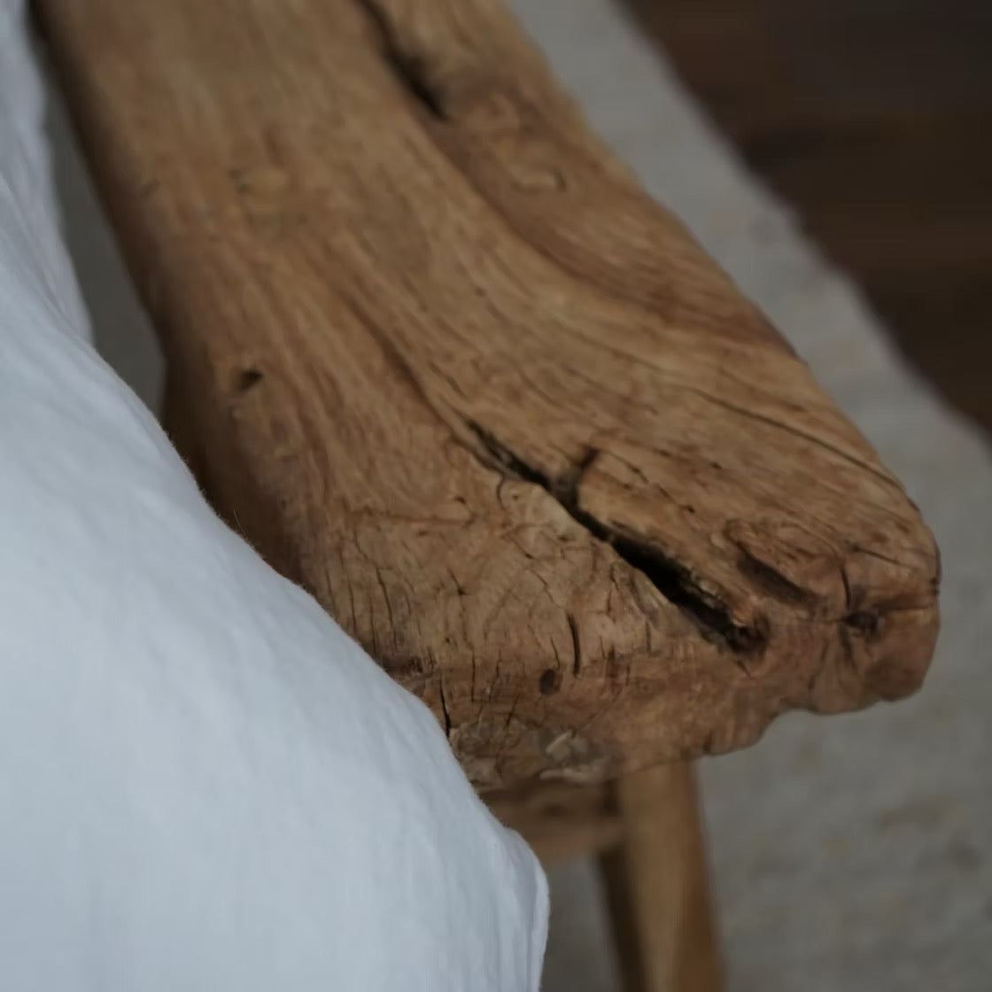 Leo Vintage Bench